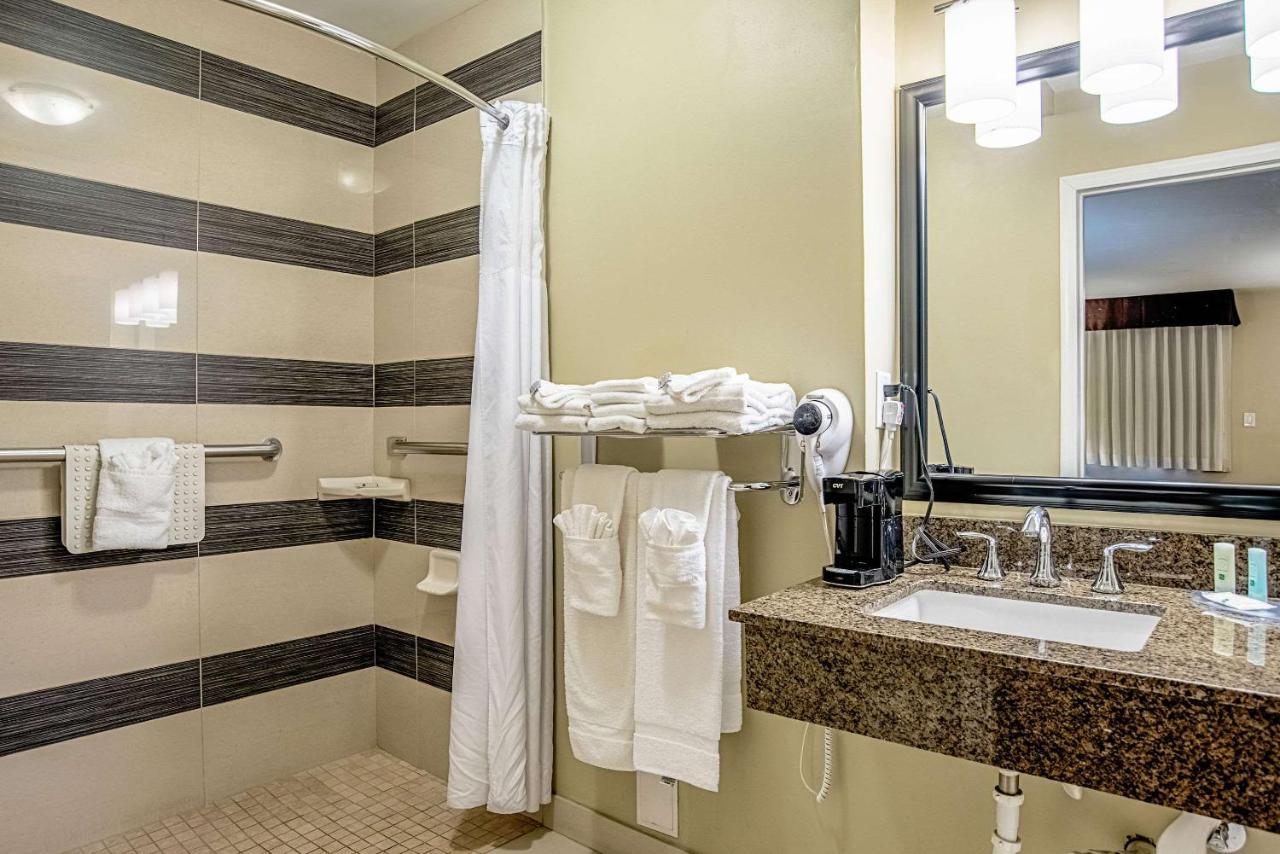 Quality Inn & Suites Phoenix Nw - Sun City Youngtown Dış mekan fotoğraf