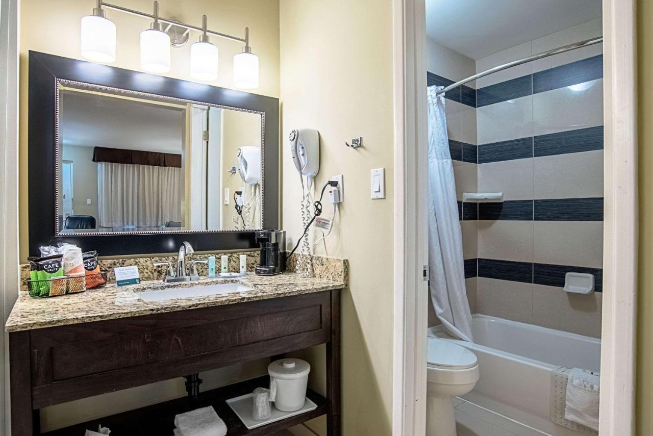 Quality Inn & Suites Phoenix Nw - Sun City Youngtown Dış mekan fotoğraf