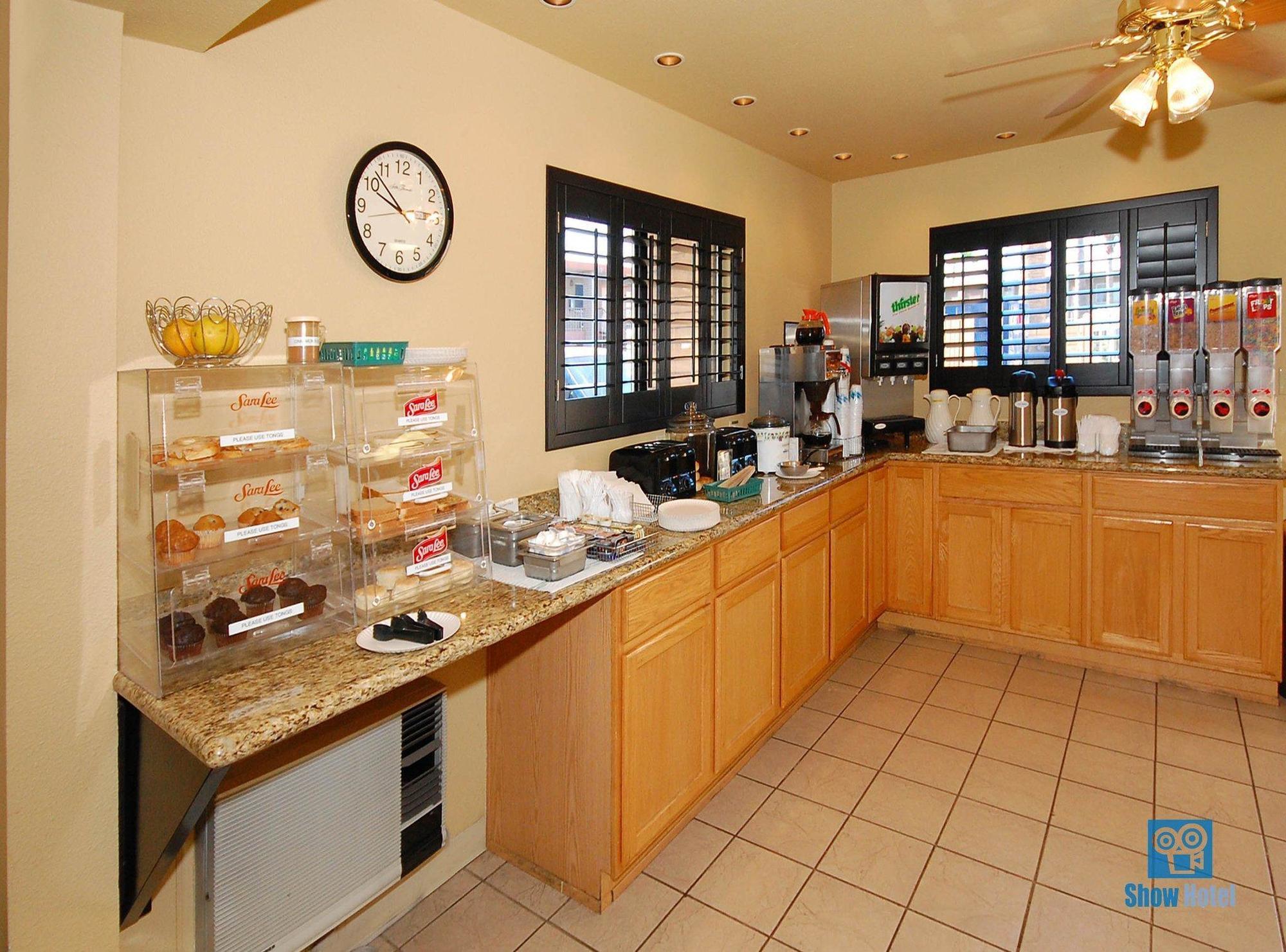 Quality Inn & Suites Phoenix Nw - Sun City Youngtown Dış mekan fotoğraf