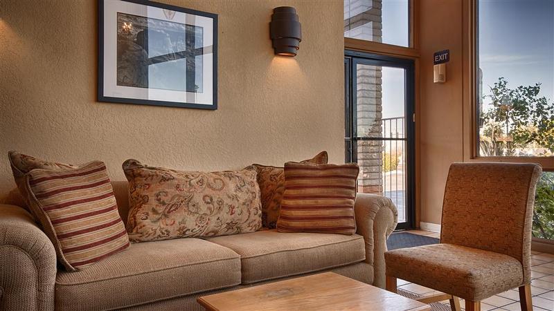Quality Inn & Suites Phoenix Nw - Sun City Youngtown Dış mekan fotoğraf