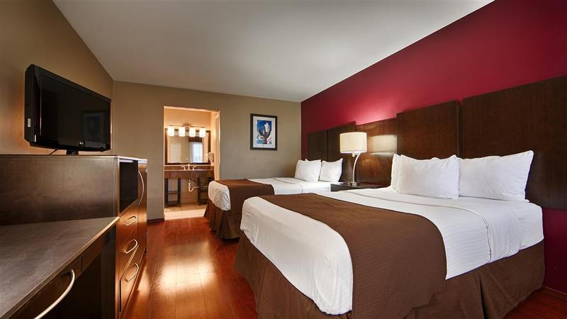 Quality Inn & Suites Phoenix Nw - Sun City Youngtown Dış mekan fotoğraf