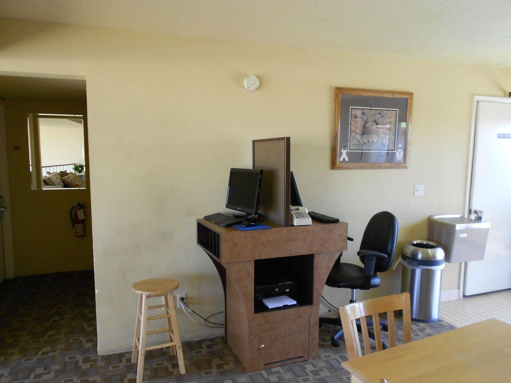 Quality Inn & Suites Phoenix Nw - Sun City Youngtown Dış mekan fotoğraf