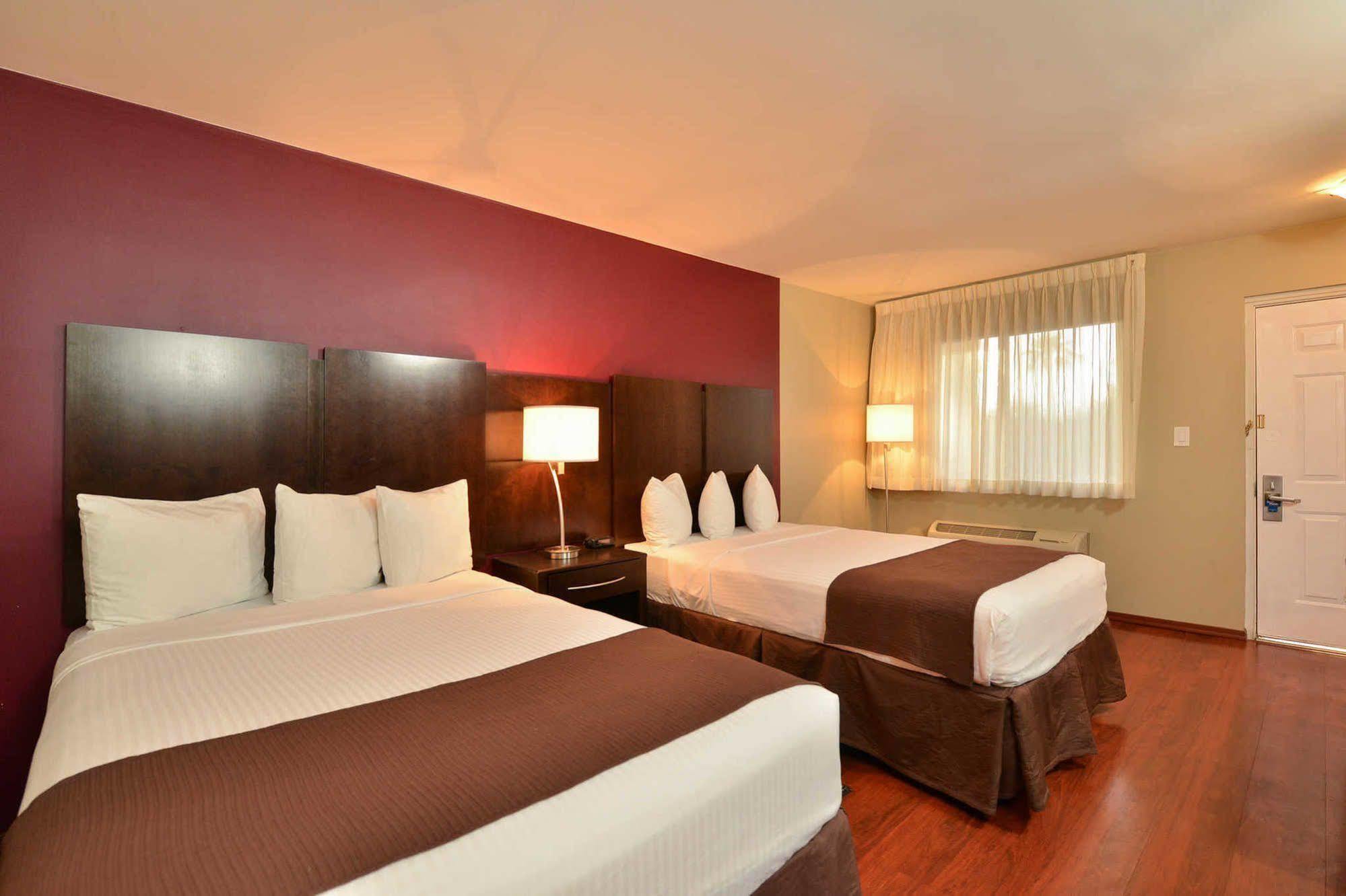 Quality Inn & Suites Phoenix Nw - Sun City Youngtown Dış mekan fotoğraf