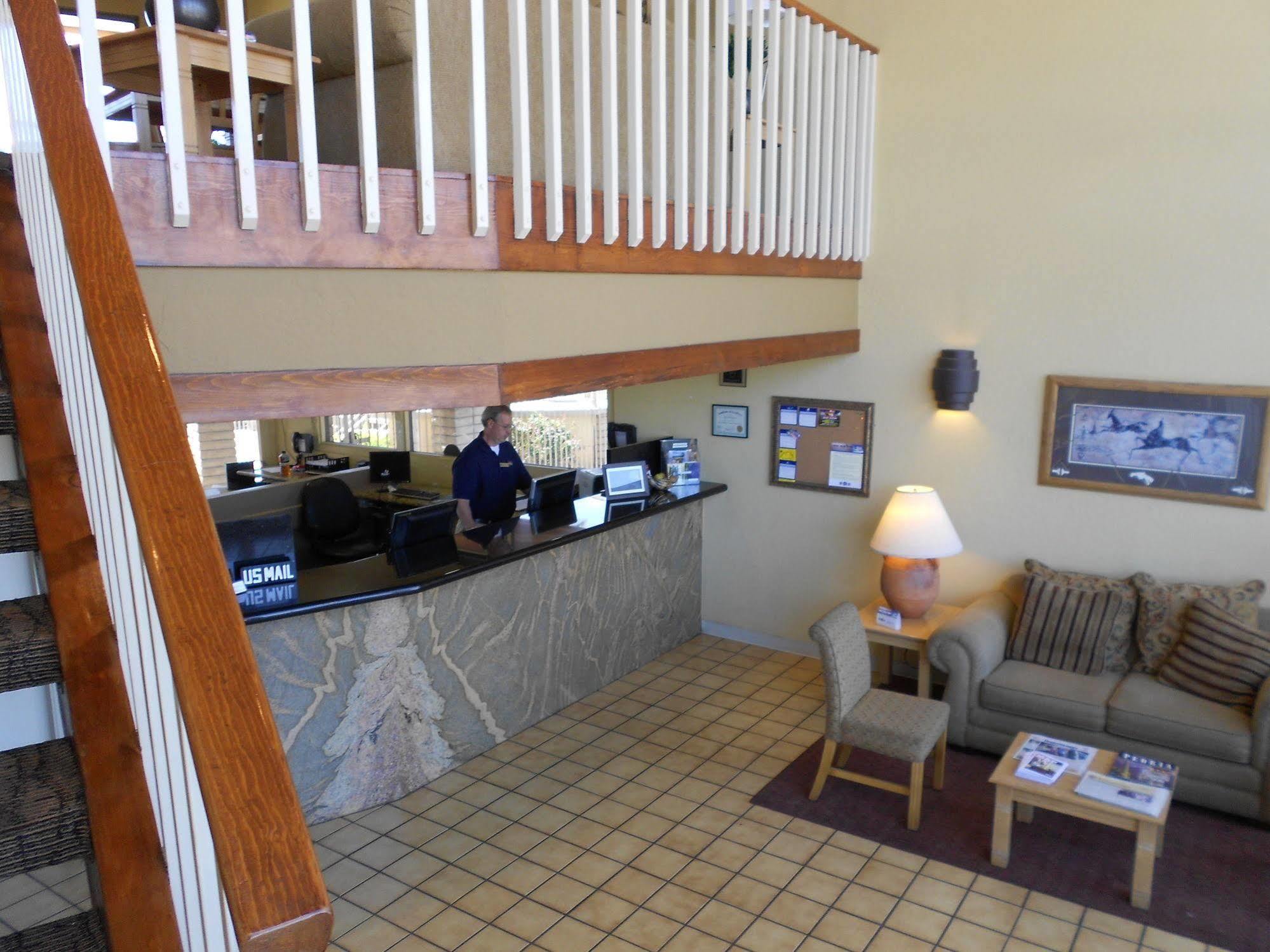 Quality Inn & Suites Phoenix Nw - Sun City Youngtown Dış mekan fotoğraf