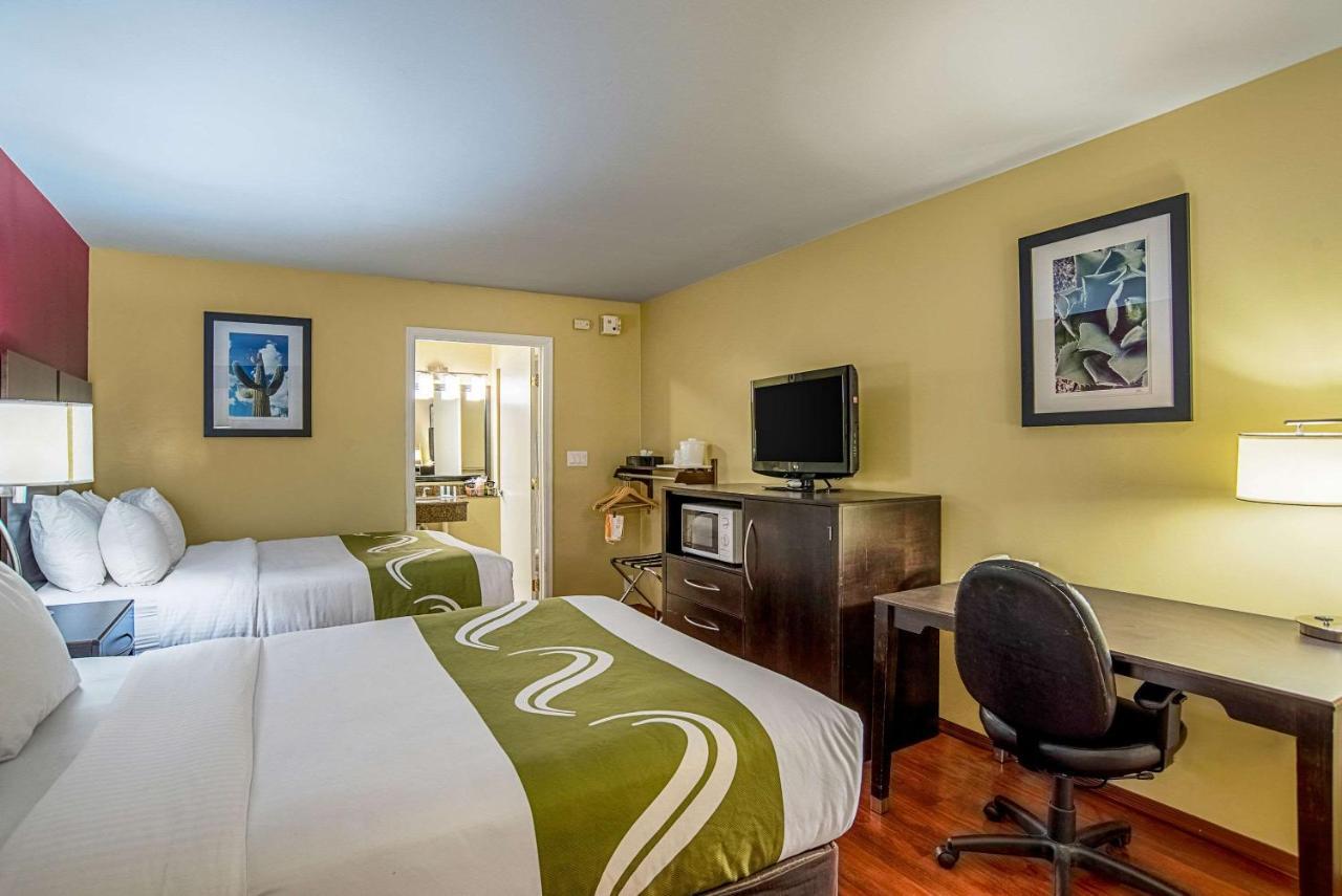Quality Inn & Suites Phoenix Nw - Sun City Youngtown Dış mekan fotoğraf