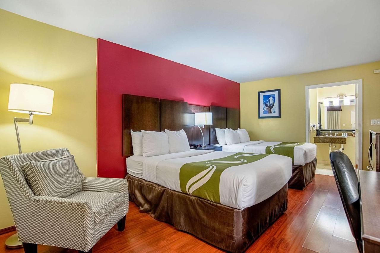 Quality Inn & Suites Phoenix Nw - Sun City Youngtown Dış mekan fotoğraf