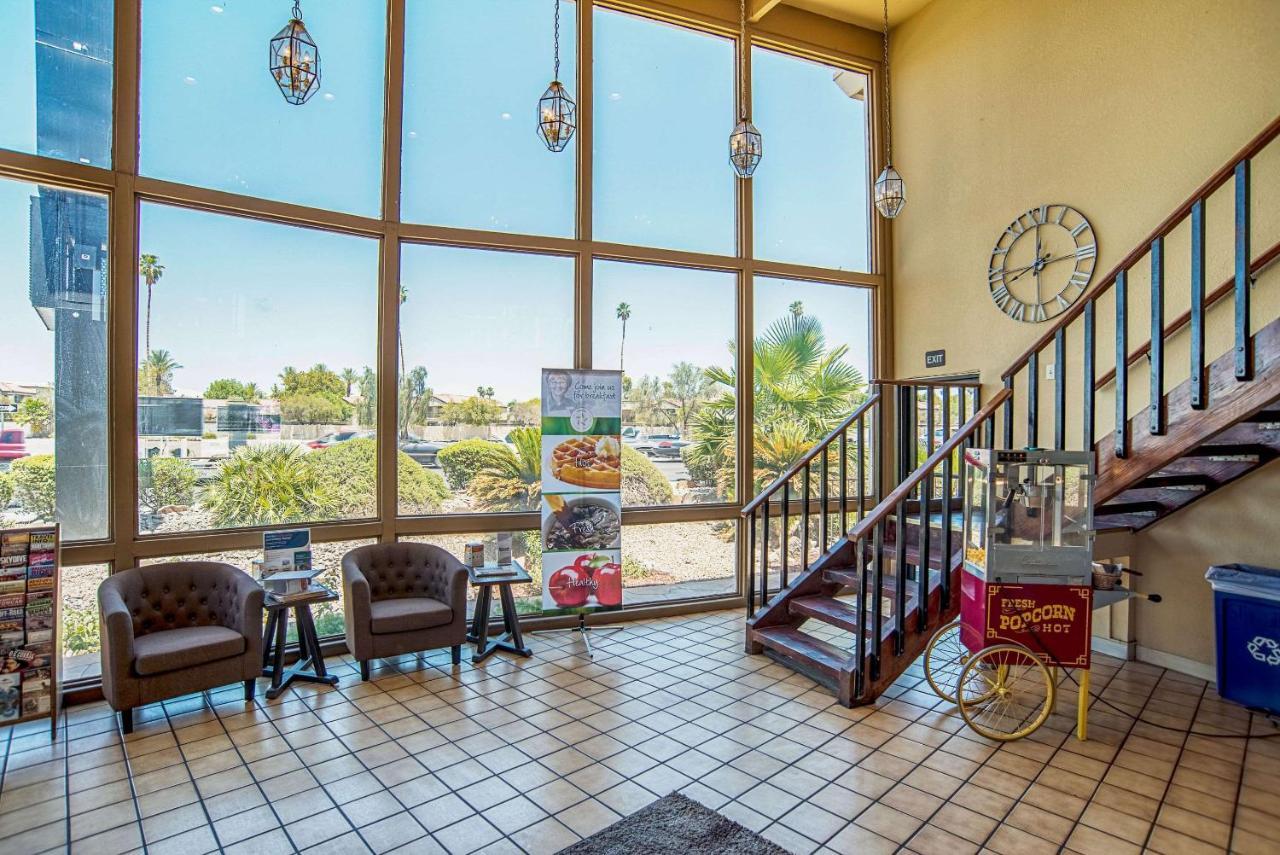 Quality Inn & Suites Phoenix Nw - Sun City Youngtown Dış mekan fotoğraf