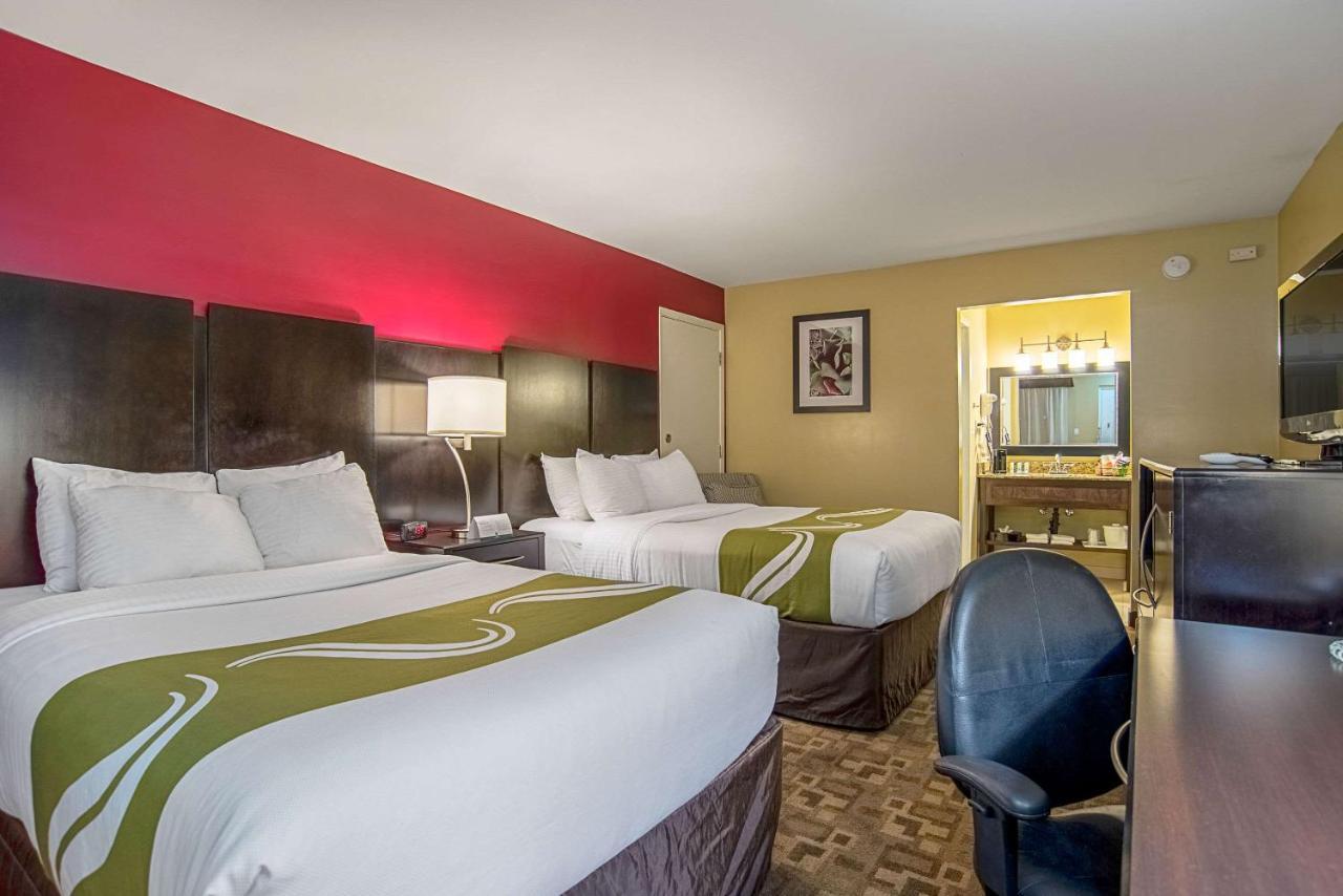 Quality Inn & Suites Phoenix Nw - Sun City Youngtown Dış mekan fotoğraf
