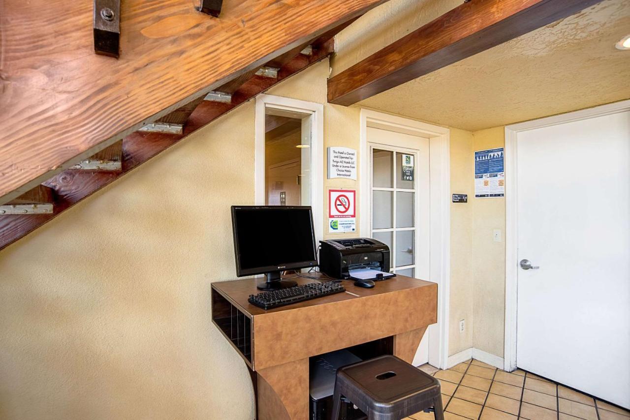 Quality Inn & Suites Phoenix Nw - Sun City Youngtown Dış mekan fotoğraf