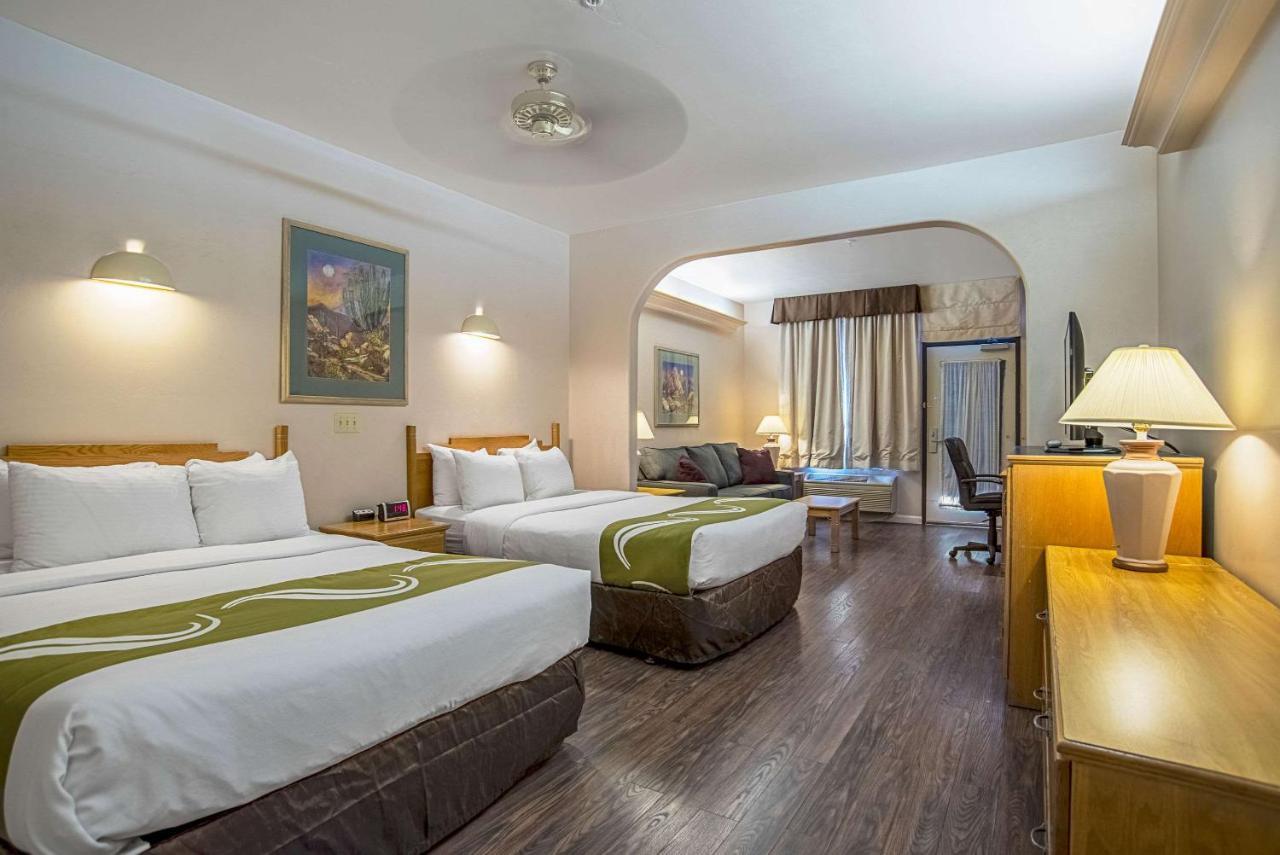 Quality Inn & Suites Phoenix Nw - Sun City Youngtown Dış mekan fotoğraf