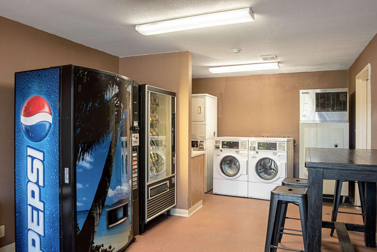 Quality Inn & Suites Phoenix Nw - Sun City Youngtown Dış mekan fotoğraf