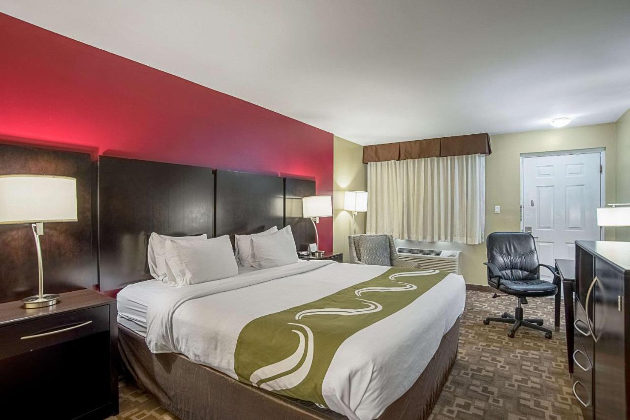 Quality Inn & Suites Phoenix Nw - Sun City Youngtown Dış mekan fotoğraf